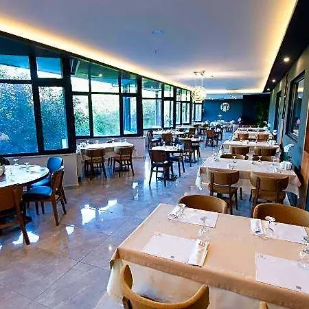 Otel Vela 3*